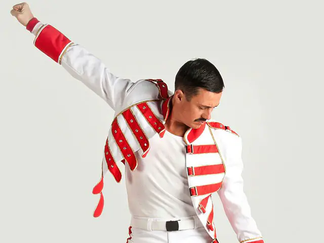 Dean Richardson as Freddie Mercury rewind spain 5