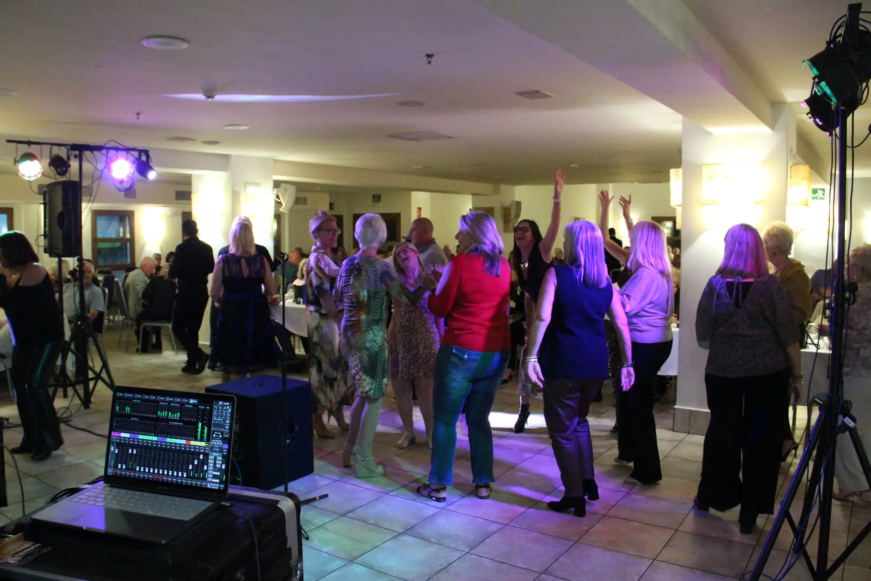 Fil Straughan as Luther Vandross with Tiny Lou Morgan at Restaurante A Estribor and Fairways Restaurant February 2026 rewind spain 5