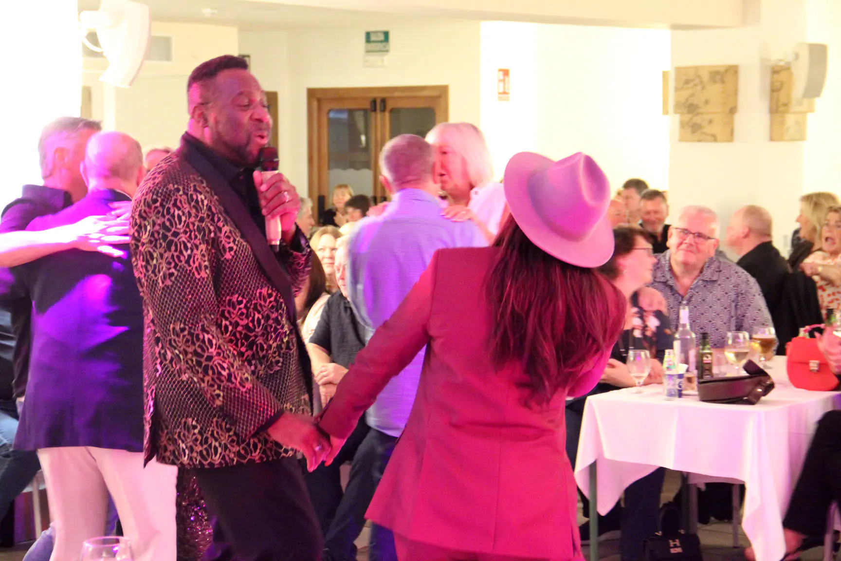 Fil Straughan as Luther Vandross with Tiny Lou Morgan at Restaurante A Estribor and Fairways Restaurant February 2026 rewind spain 9