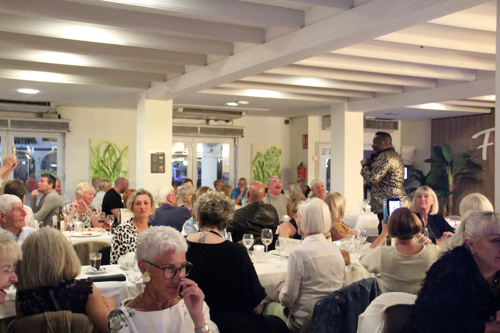 Fil Straughan as Luther Vandross with Tiny Lou Morgan at Restaurante A Estribor and Fairways Restaurant February 2026 rewind spain 12