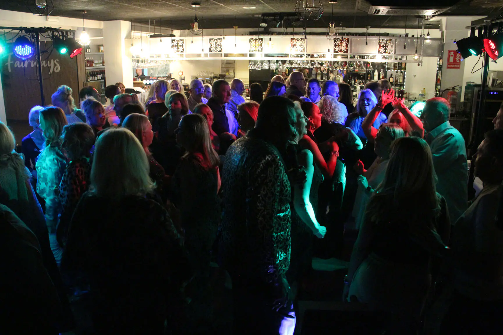 Fil Straughan as Luther Vandross with Tiny Lou Morgan at Restaurante A Estribor and Fairways Restaurant February 2026 rewind spain 16