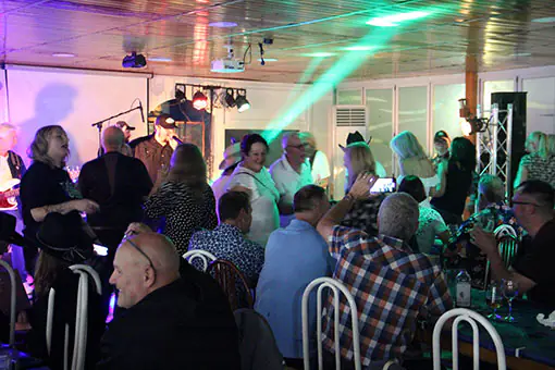 luke combs experience rewind spain restaurant los cucalos costa blanca 4
