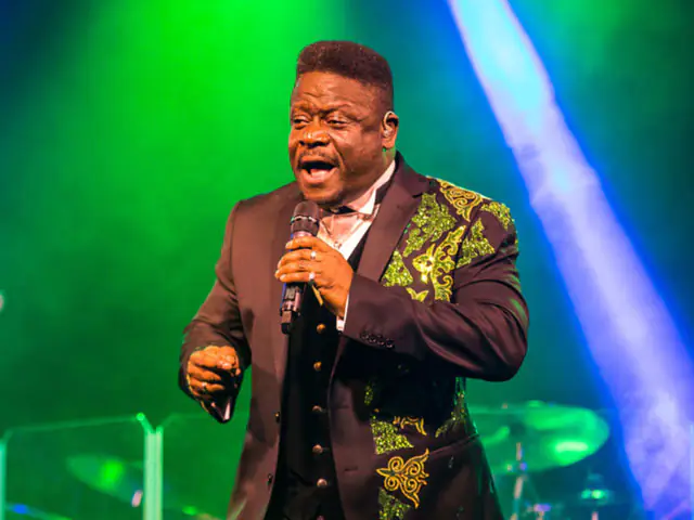 Harry Cambridge as Luther Vandross rewind spain 3