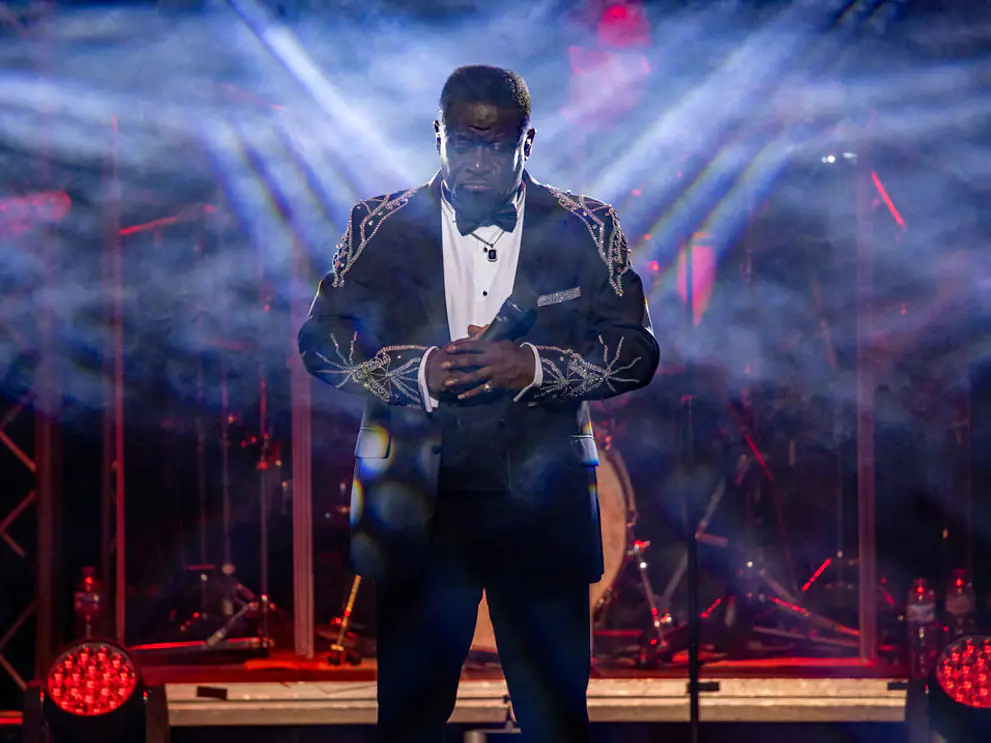 Harry Cambridge as Luther Vandross Rewind Spain md