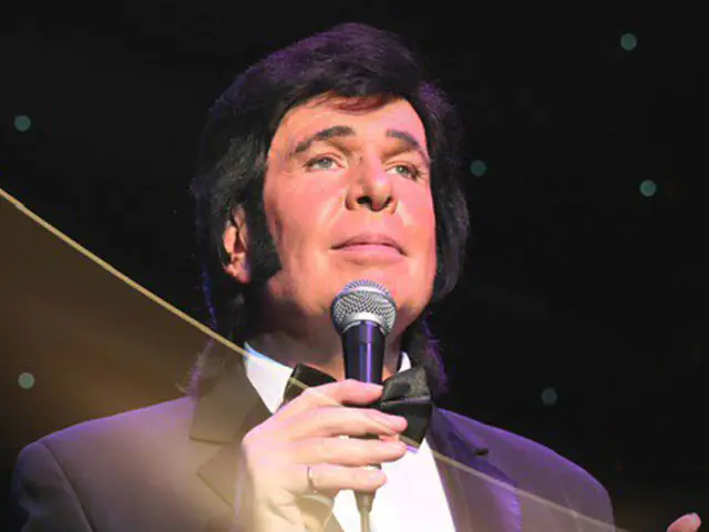 Scott Dee as Engelbert Humperdink rewind spain 1