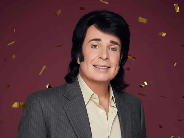 Scott Dee as Engelbert Humperdink rewind spain 4