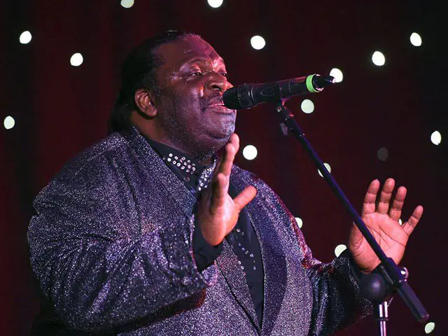 William Hicks as Barry White rewind spain 4